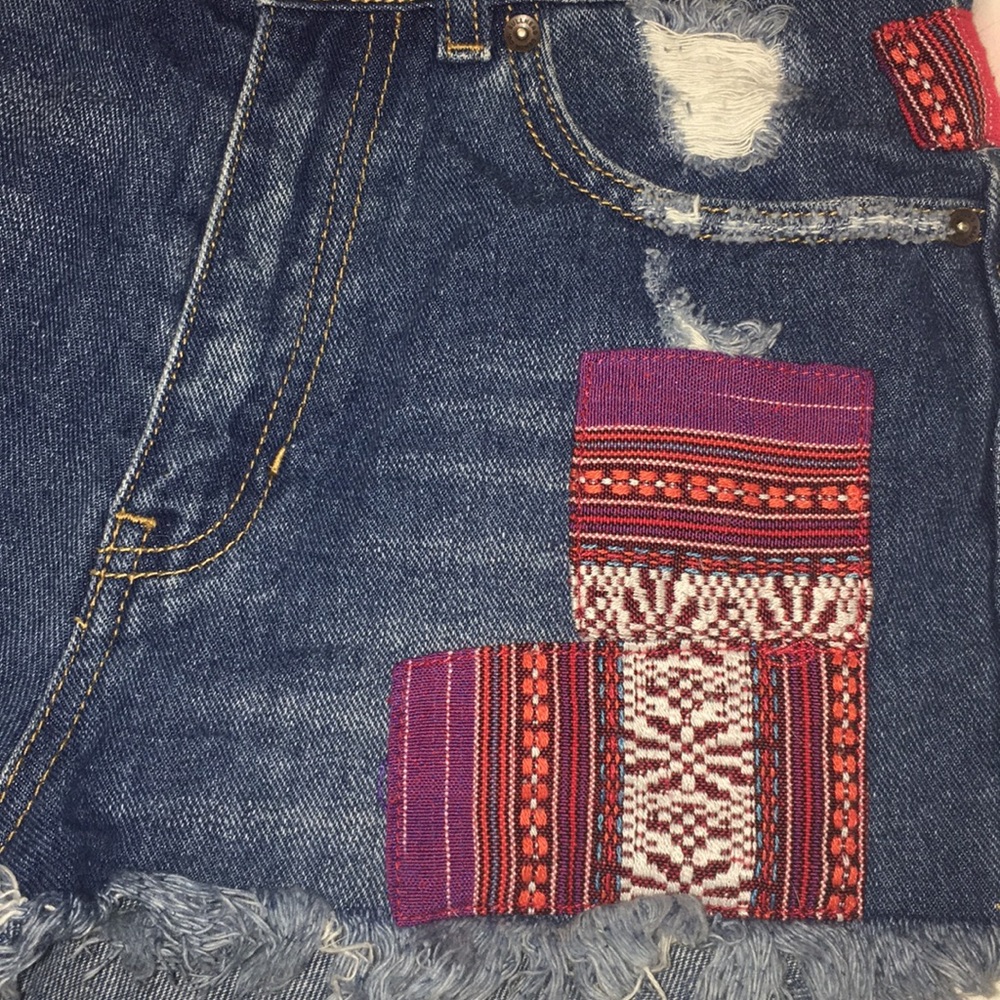 Bullhead Denim Co Mom Short - Picture 2 of 5